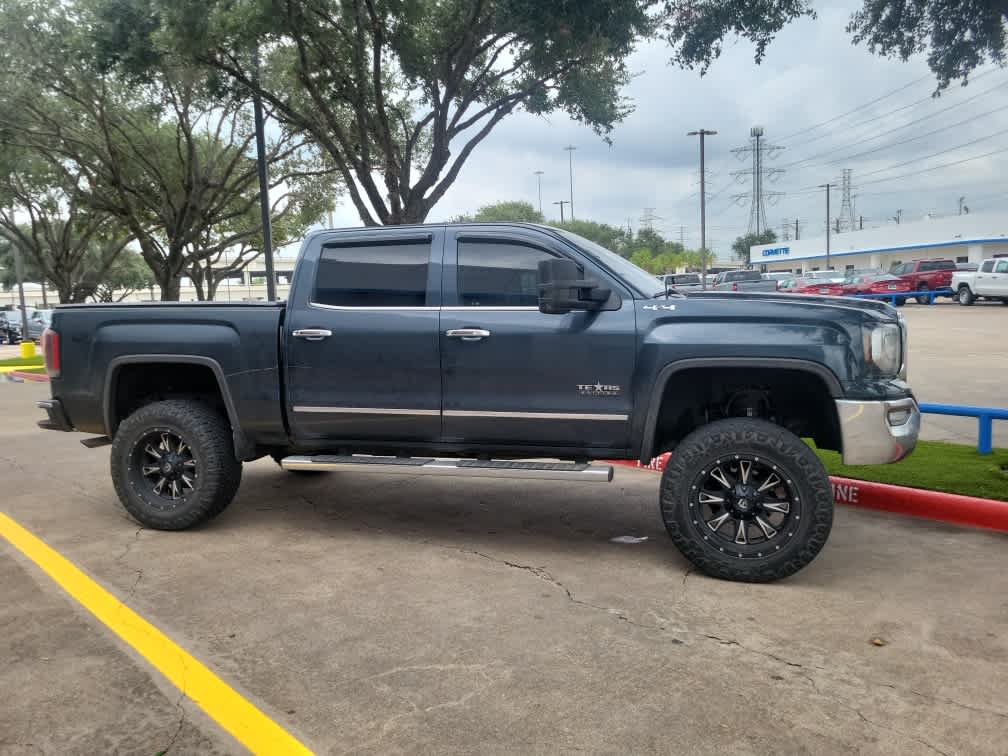 2017 GMC Sierra 1500 SLT 4WD Crew Cab 143.5 2