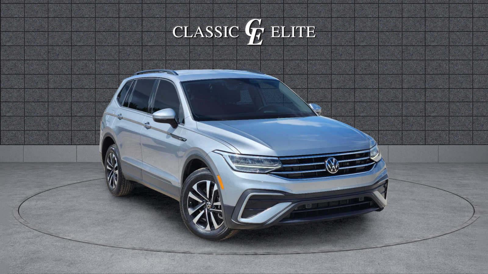 2023 Volkswagen Tiguan S 1