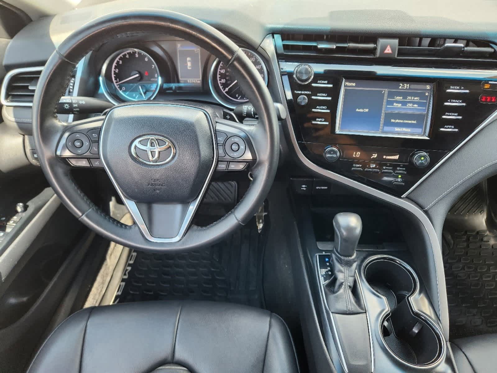 2018 Toyota Camry SE 23