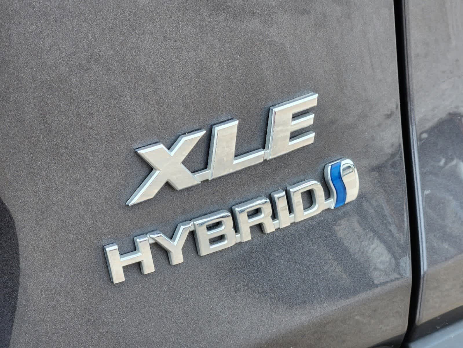 2022 Toyota RAV4 Hybrid XLE 33