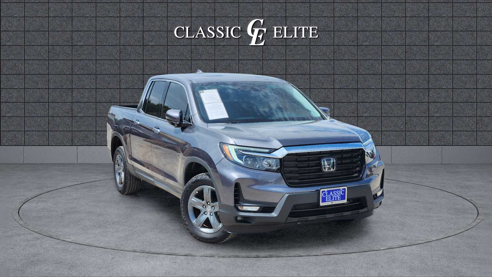 2023 Honda Ridgeline RTL-E AWD 1