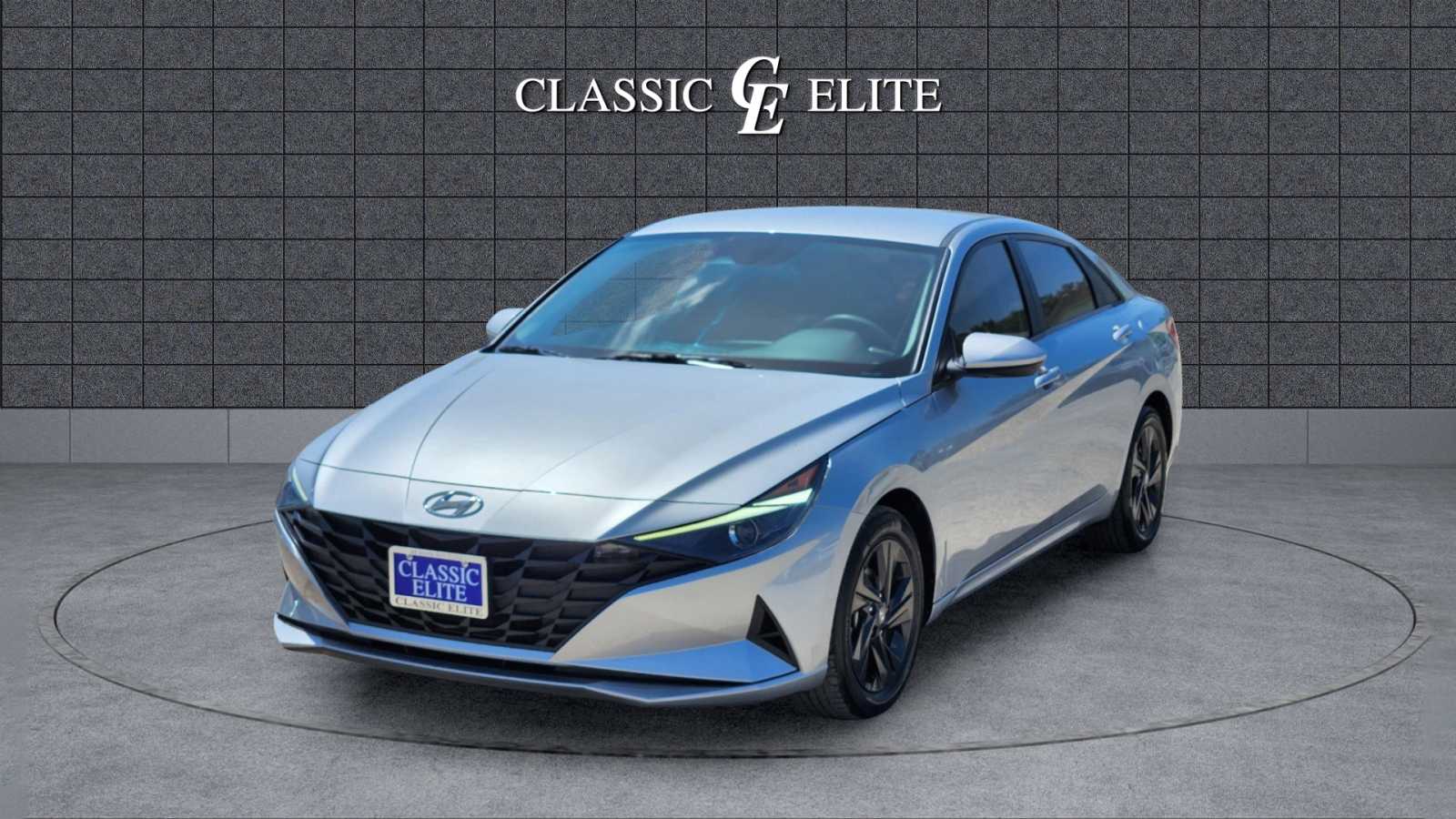 2023 Hyundai Elantra SEL 3