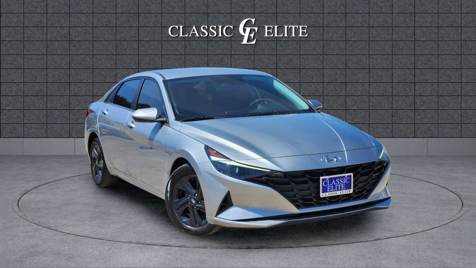 2023 Hyundai Elantra SEL 1