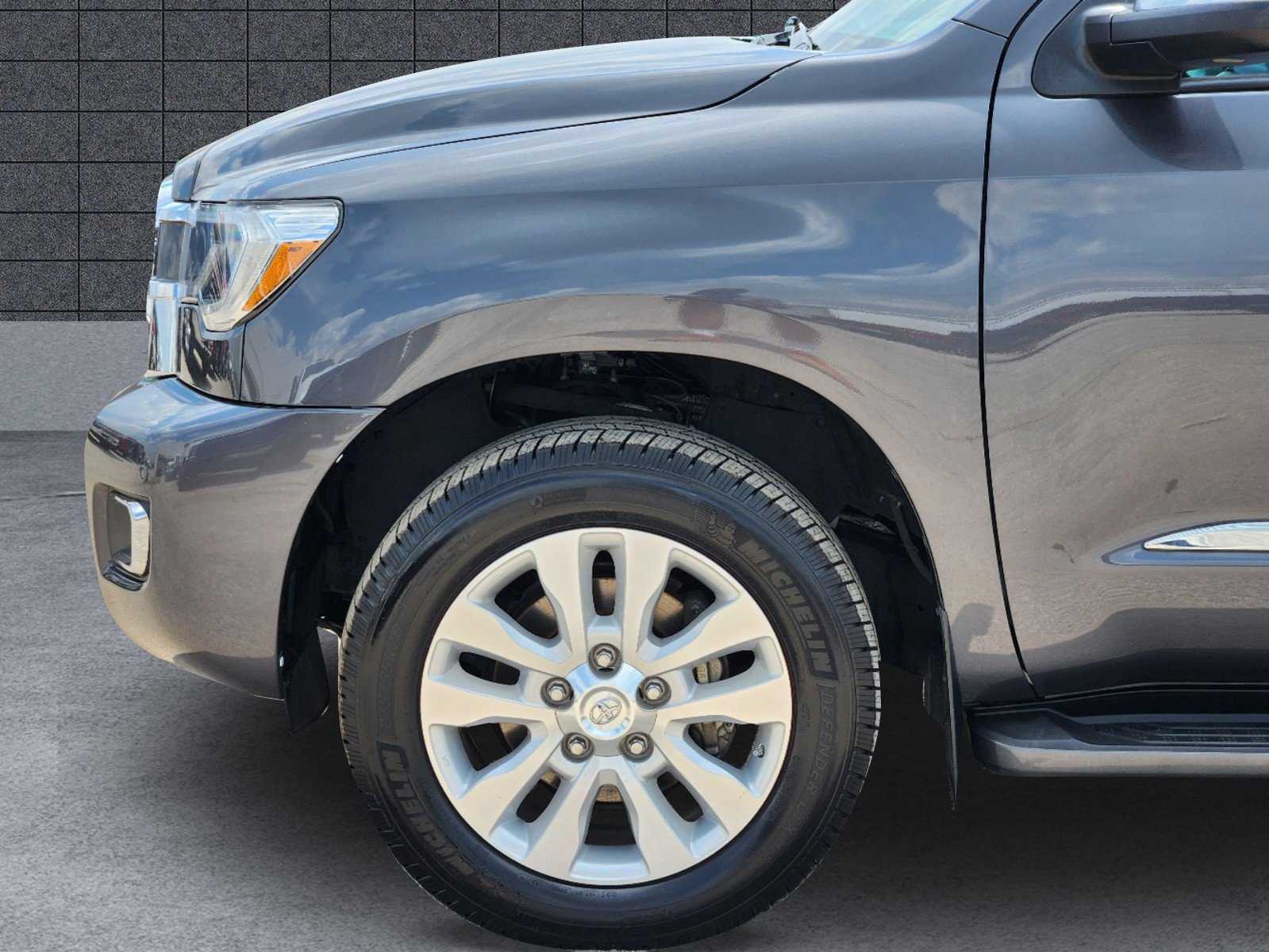 2020 Toyota Sequoia Platinum 32