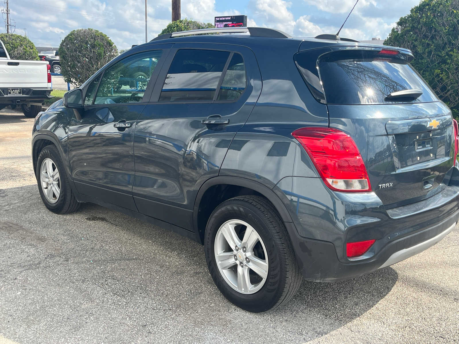 2022 Chevrolet Trax LT 2