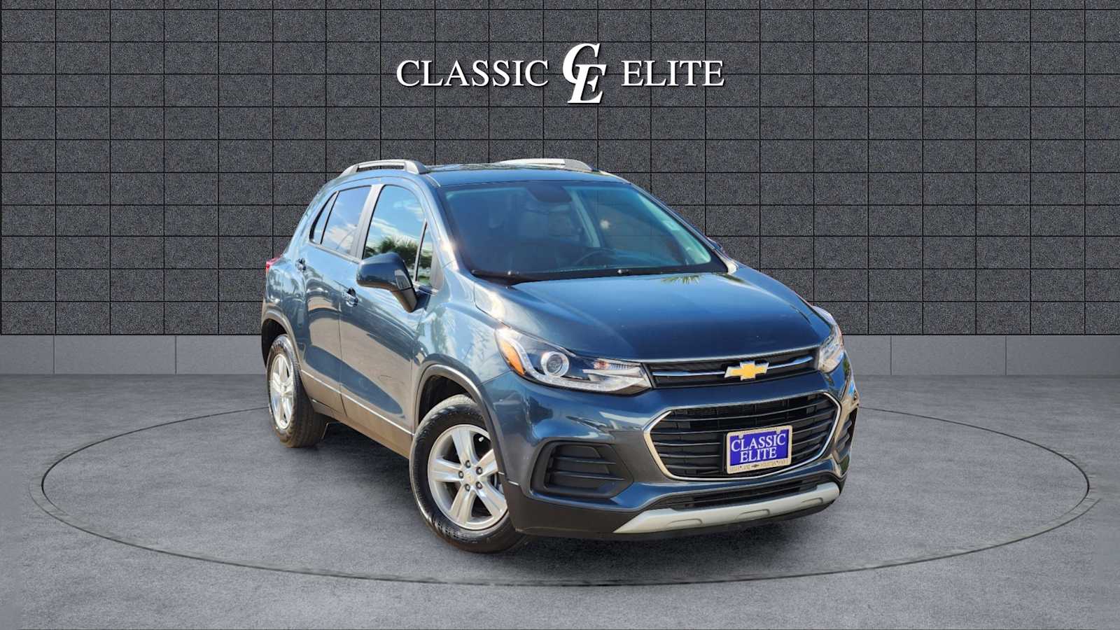 2022 Chevrolet Trax LT 1