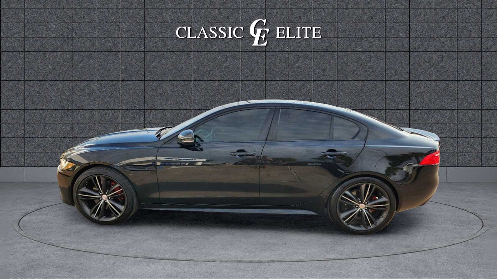 2019 Jaguar XE S 4