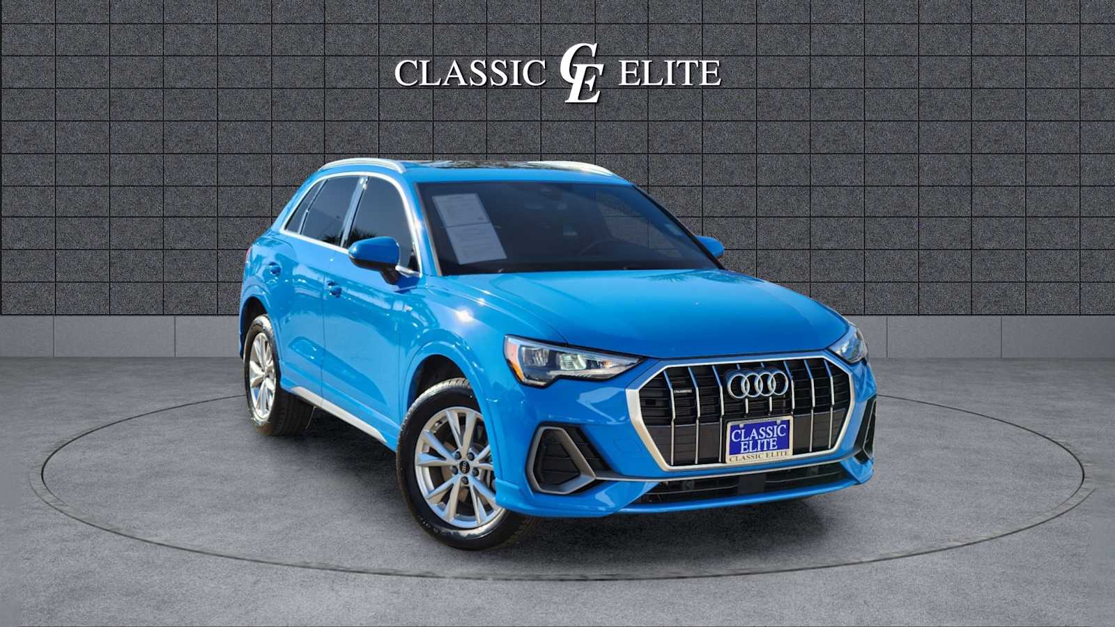 2022 Audi Q3 S line Premium 1