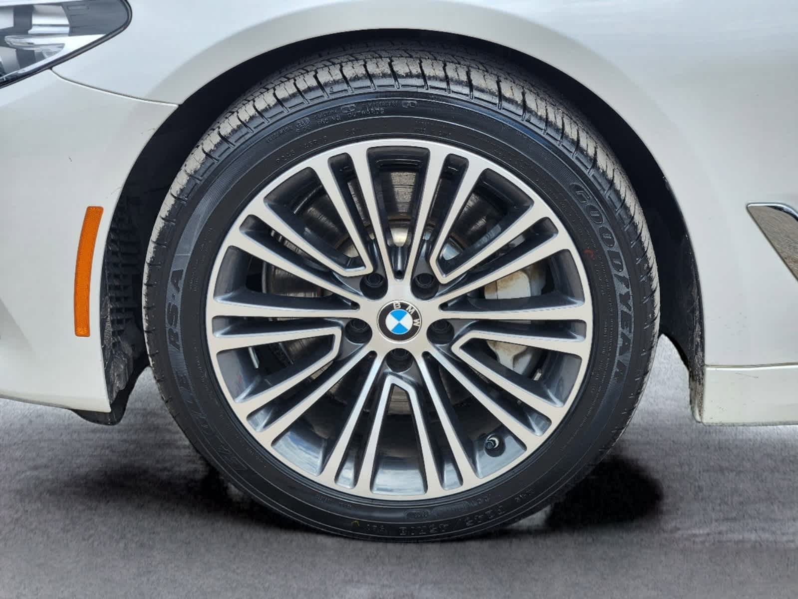 2019 BMW 5 Series 530i 31