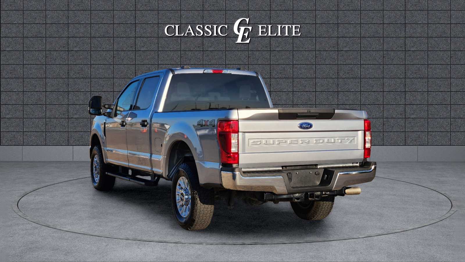 2022 Ford Super Duty F-250 SRW XLT 4WD Crew Cab 6.75 Box 5