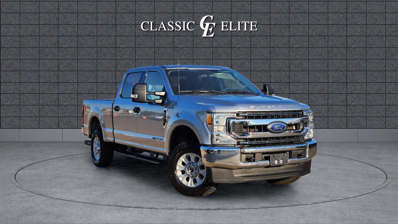 2022 Ford Super Duty F-250 SRW XLT 4WD Crew Cab 6.75 Box 1