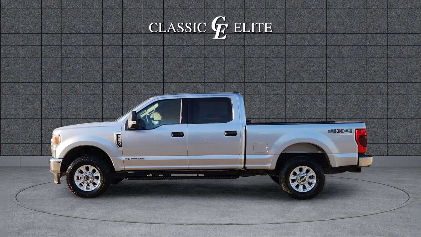 2022 Ford Super Duty F-250 SRW XLT 4WD Crew Cab 6.75 Box 4