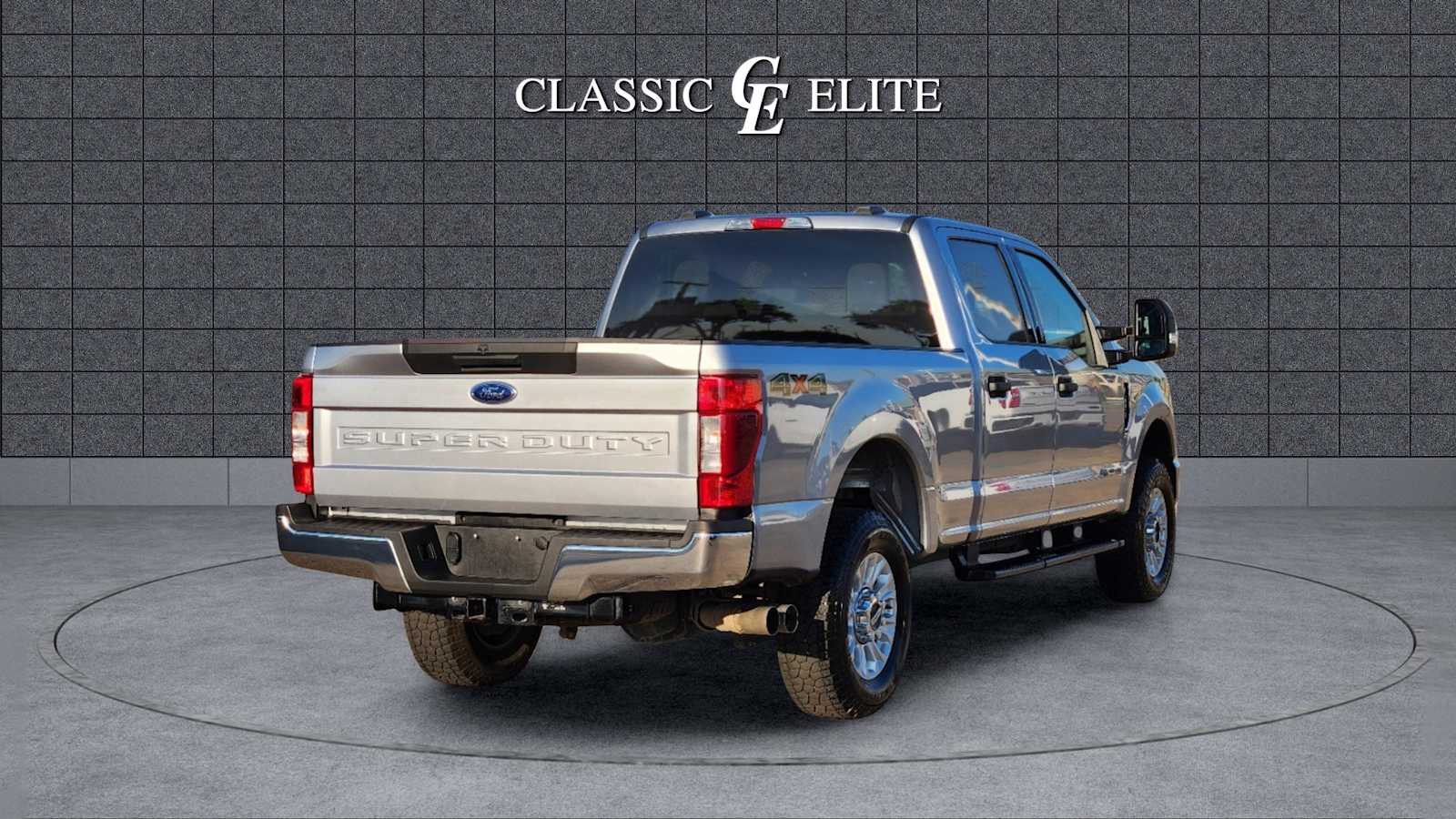 2022 Ford Super Duty F-250 SRW XLT 4WD Crew Cab 6.75 Box 7