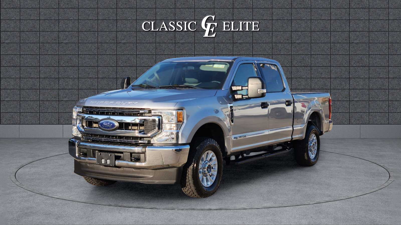 2022 Ford Super Duty F-250 SRW XLT 4WD Crew Cab 6.75 Box 3