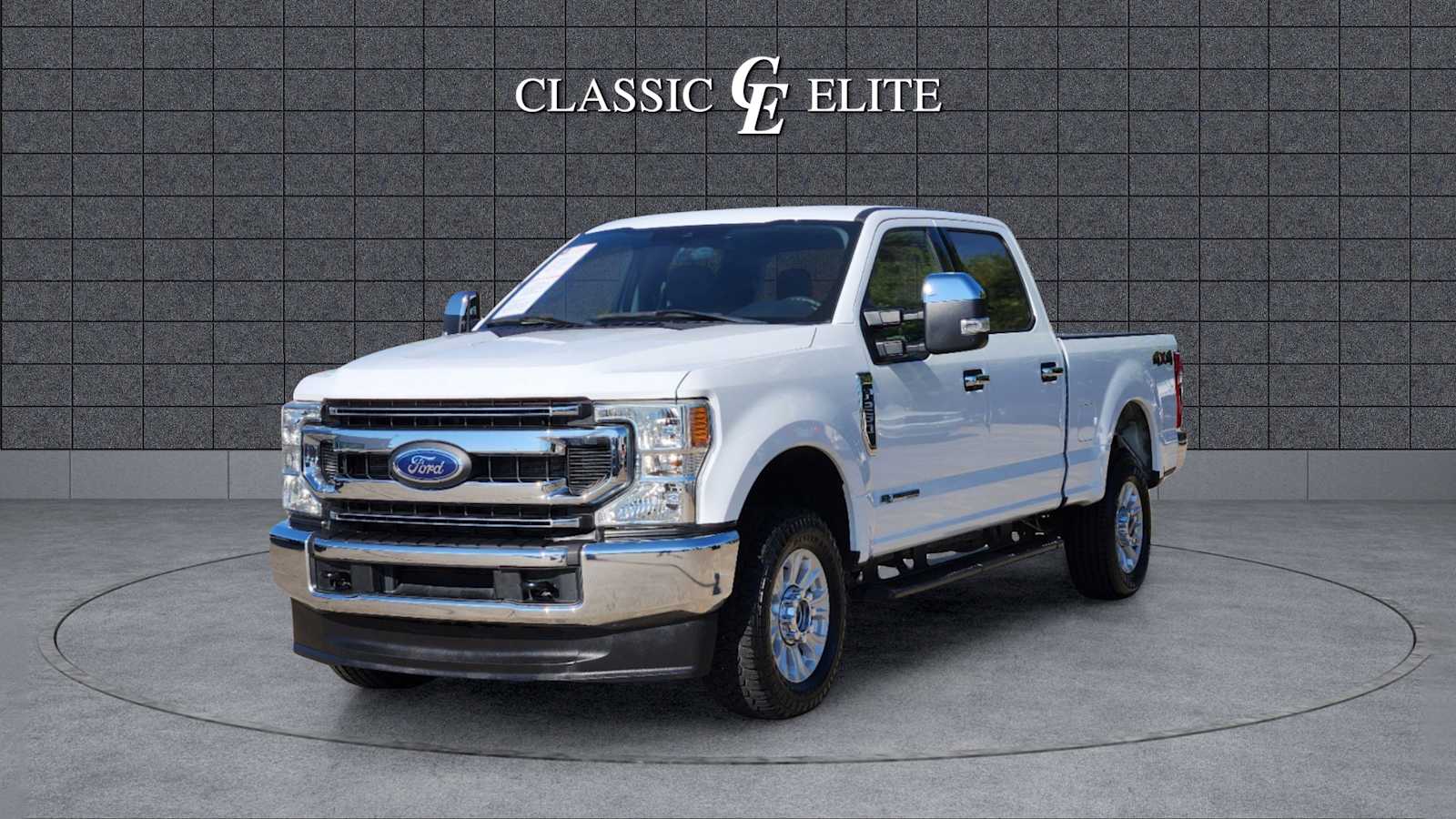 2022 Ford Super Duty F-250 SRW XLT 4WD Crew Cab 6.75 Box 3