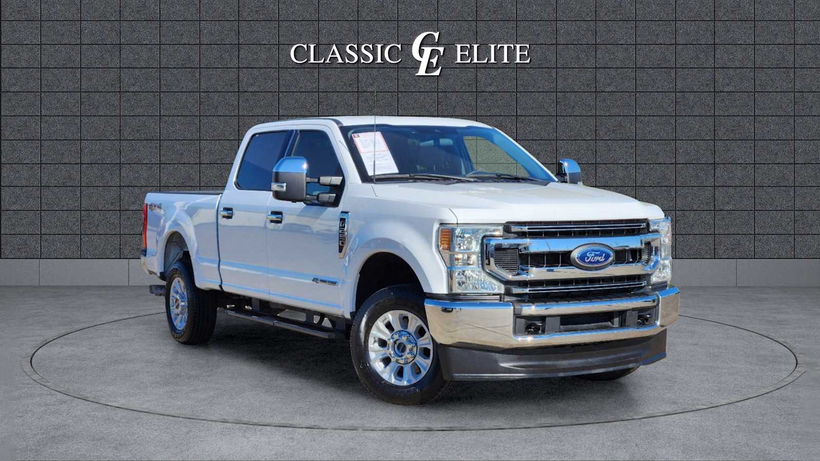 2022 Ford Super Duty F-250 SRW XLT 4WD Crew Cab 6.75 Box 1