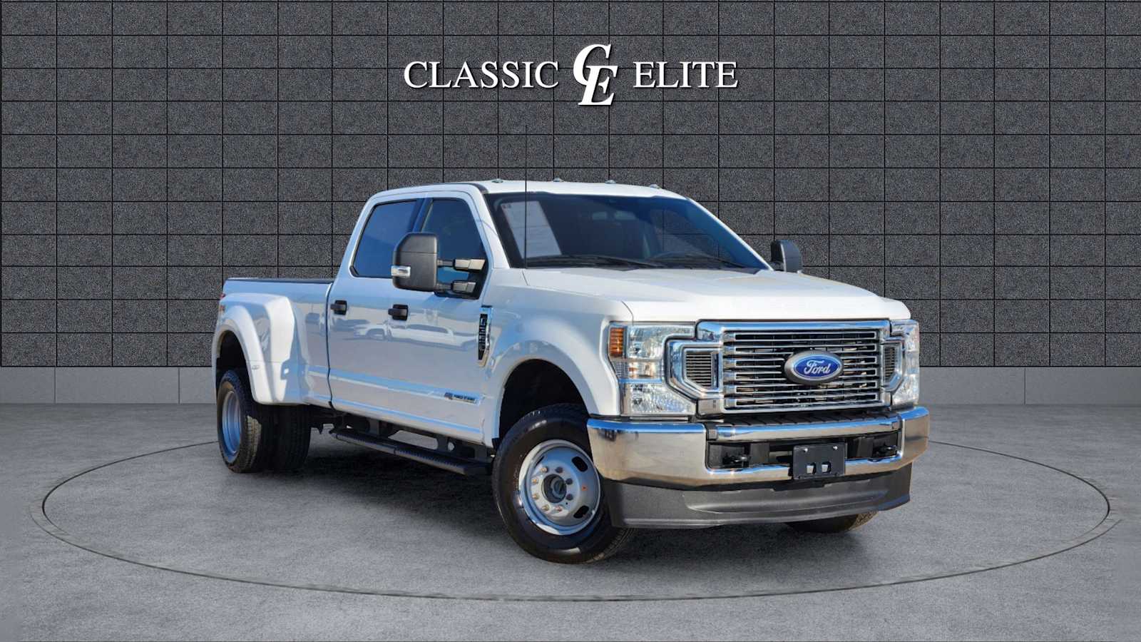 2022 Ford Super Duty F-350 DRW XLT 4WD Crew Cab 8 Box 1