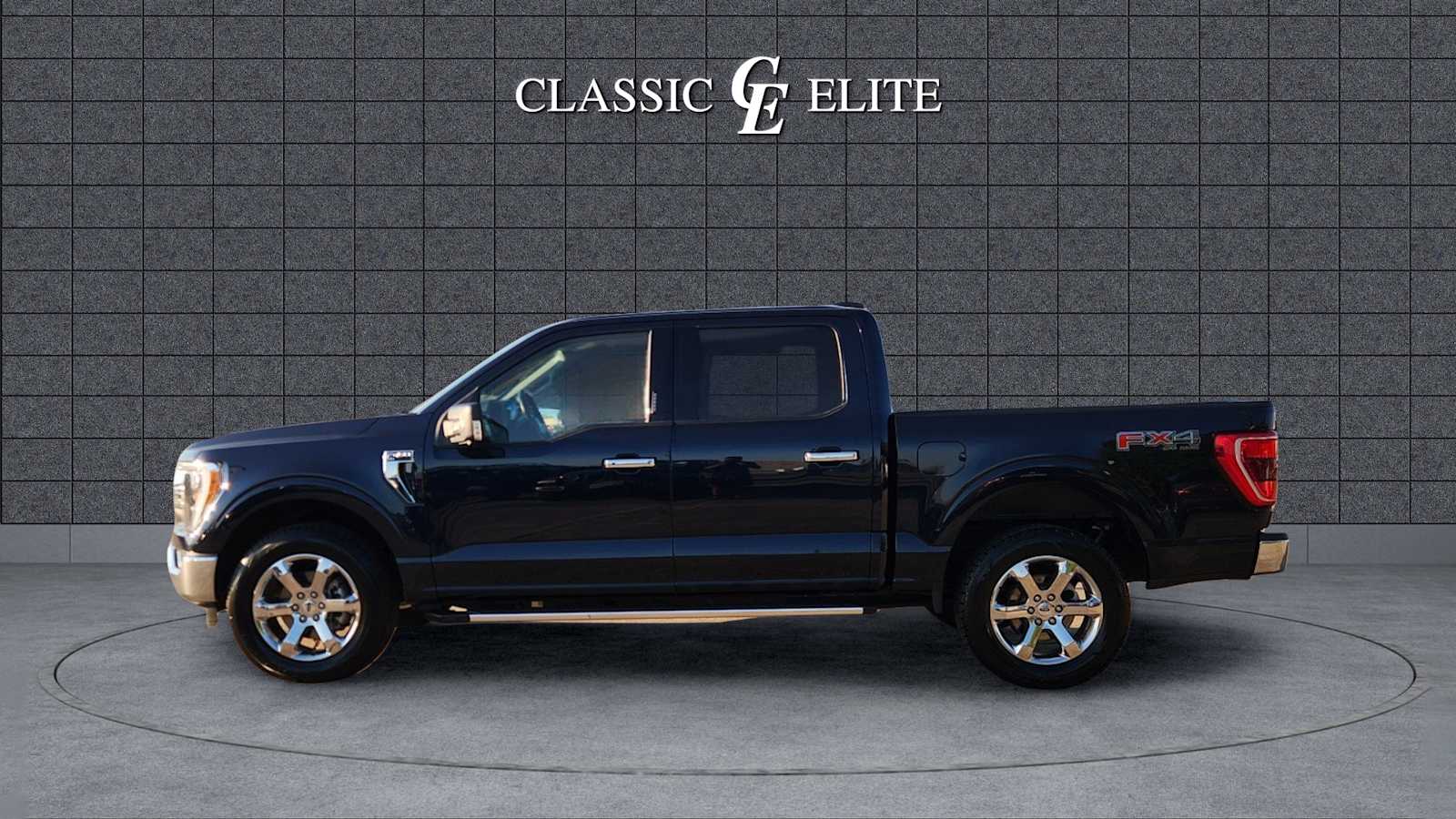 2022 Ford F-150 XLT 4WD SuperCrew 5.5 Box 4