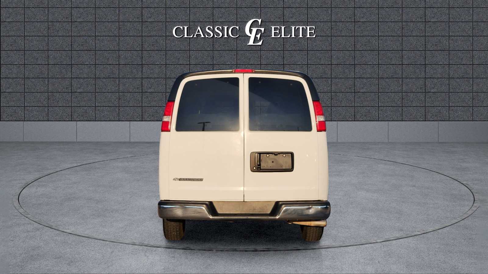 2019 Chevrolet Express LT 6