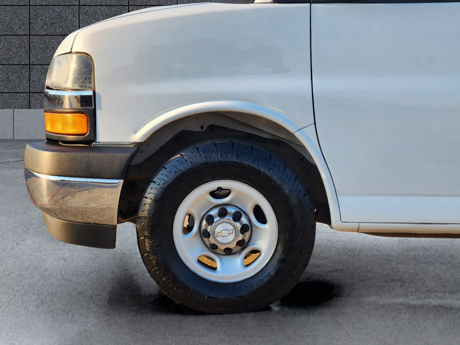 2019 Chevrolet Express LT 27