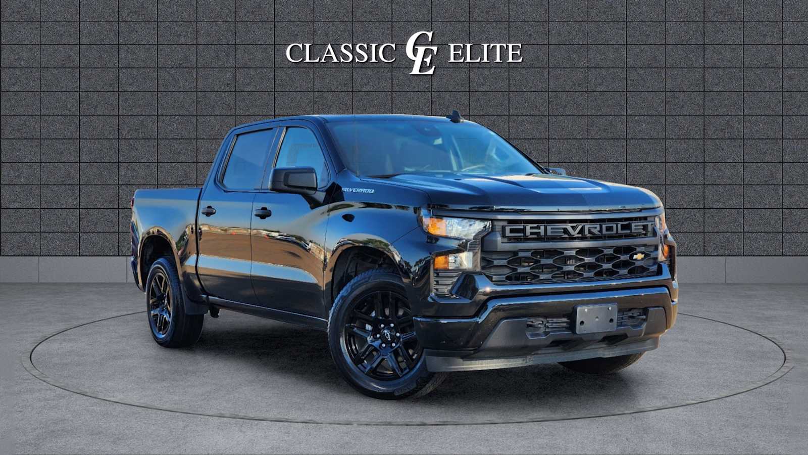 2022 Chevrolet Silverado 1500 Custom 2WD Crew Cab 147 1