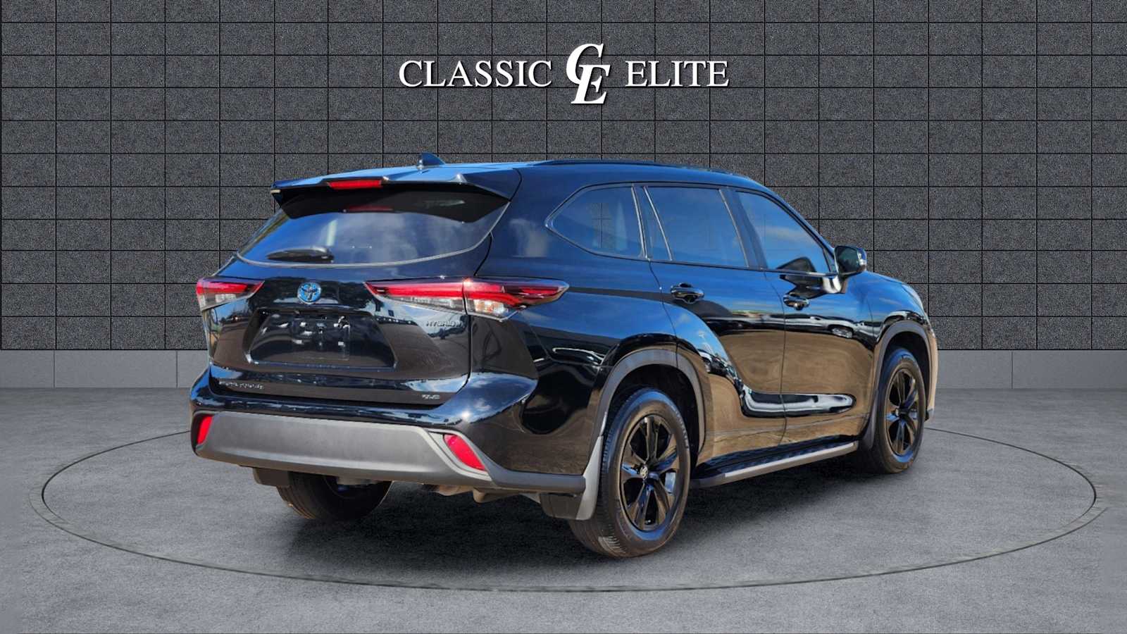 2024 Toyota Highlander Hybrid XLE Nightshade 7