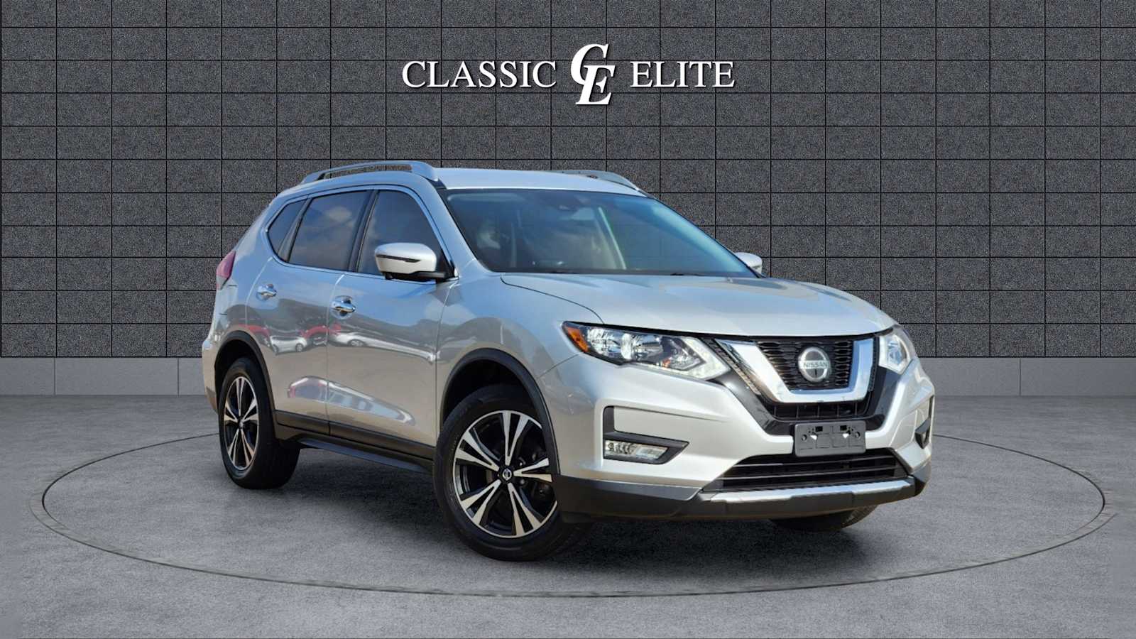 2019 Nissan Rogue SV 1