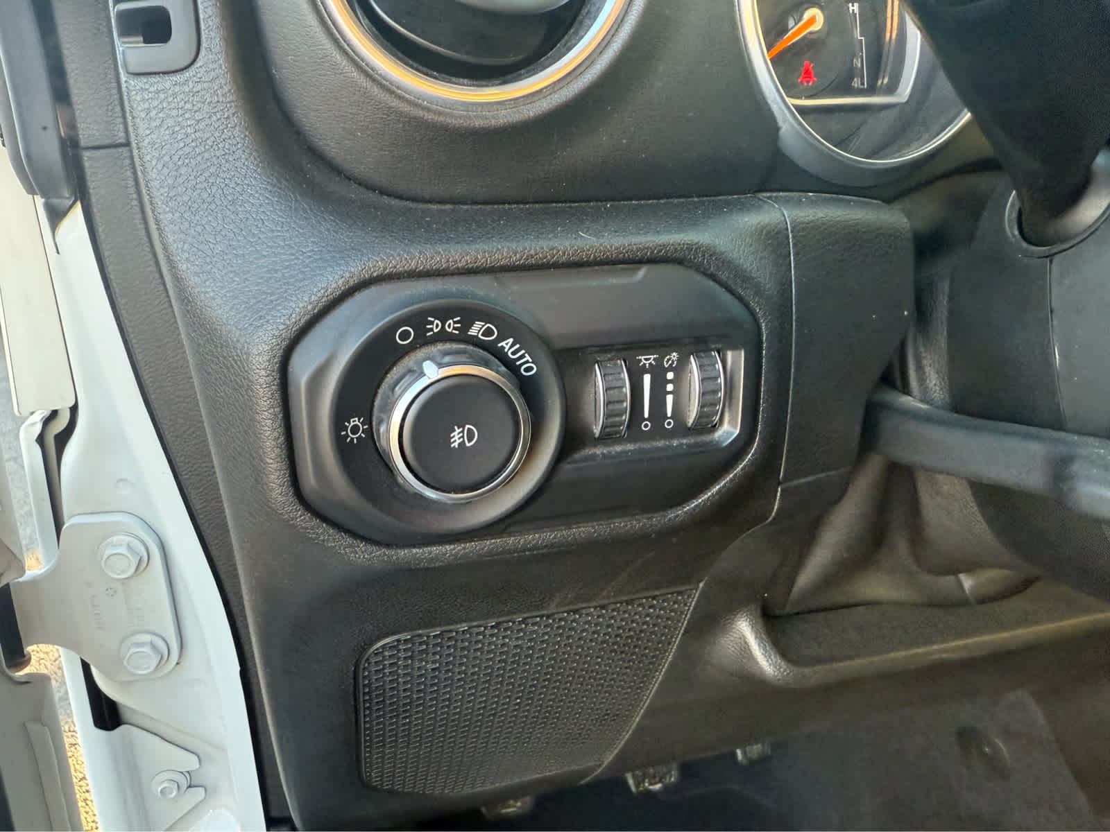 2018 Jeep Wrangler Unlimited Sahara - Bright White Clearcoat exterior view 11