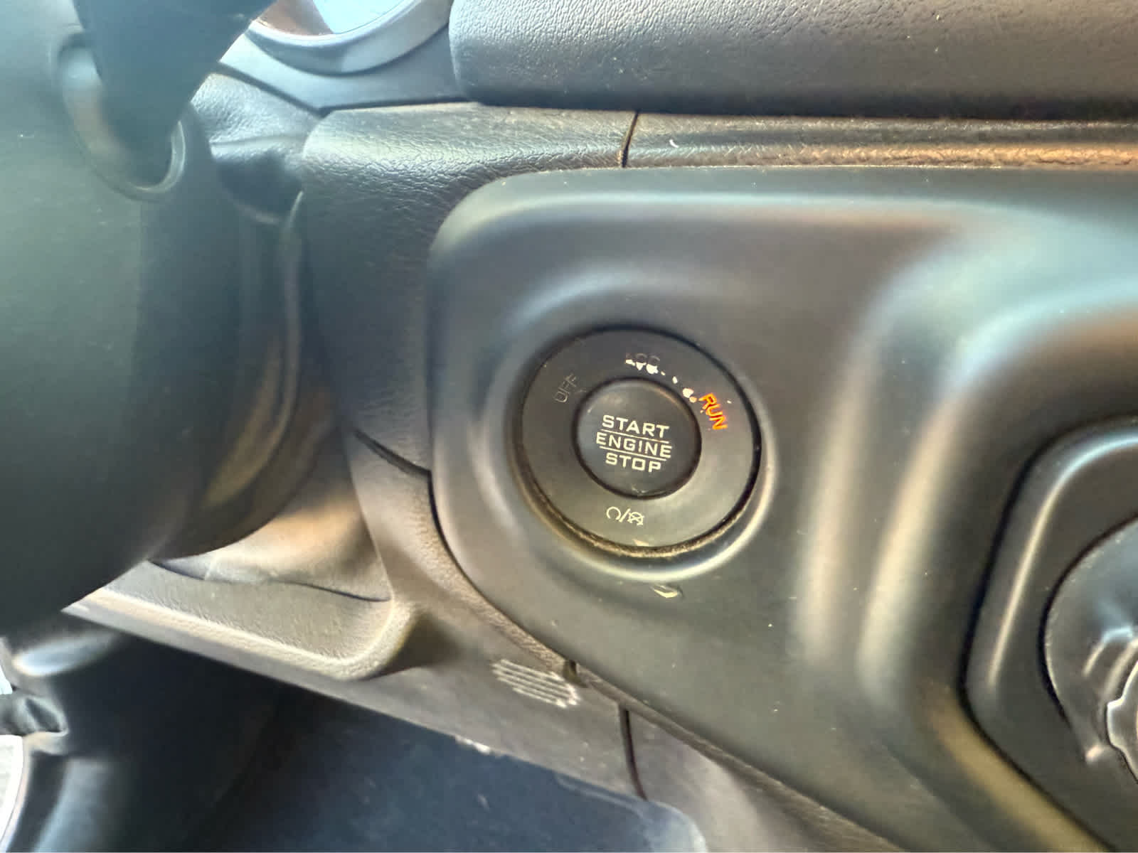 2018 Jeep Wrangler Unlimited Sahara - Bright White Clearcoat exterior view 12