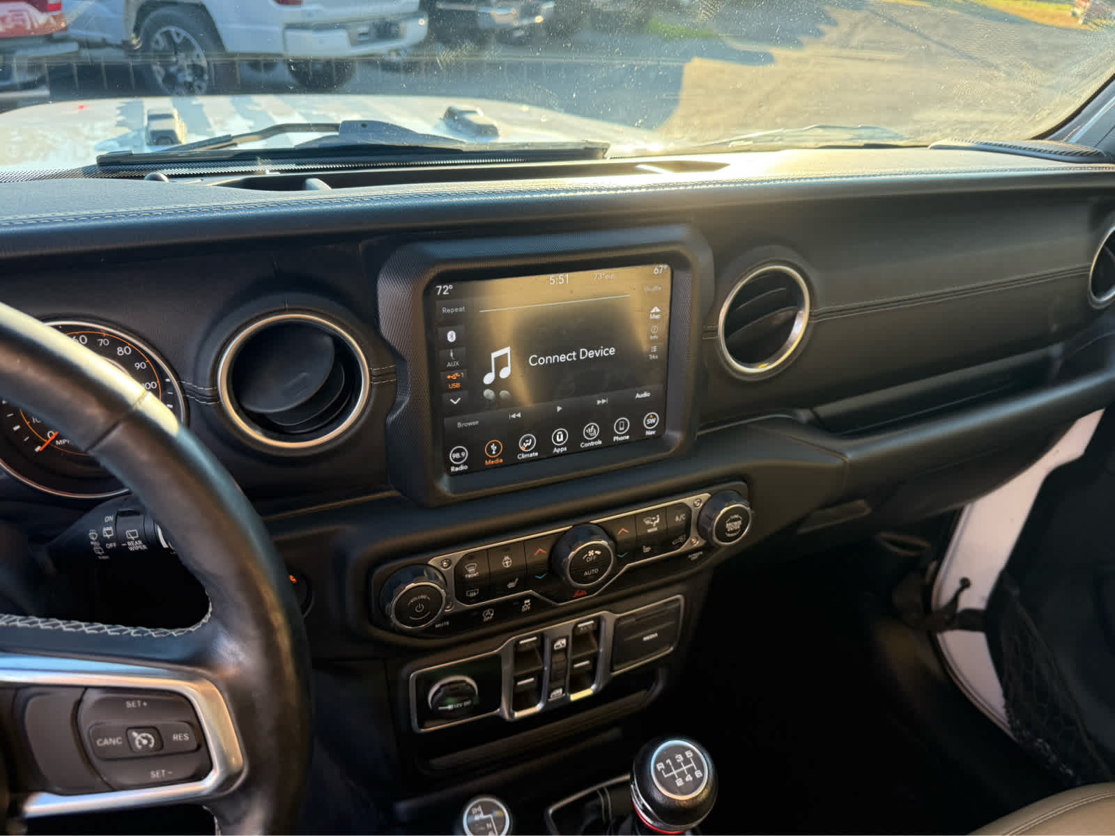 2018 Jeep Wrangler Unlimited Sahara - Bright White Clearcoat exterior view 13