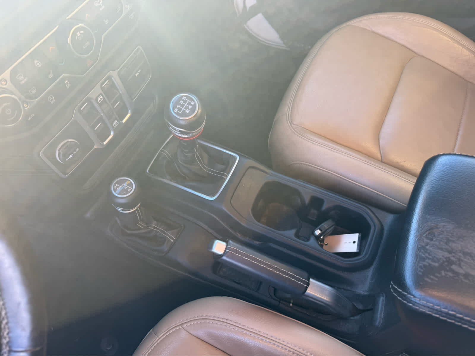 2018 Jeep Wrangler Unlimited Sahara - Bright White Clearcoat exterior view 14