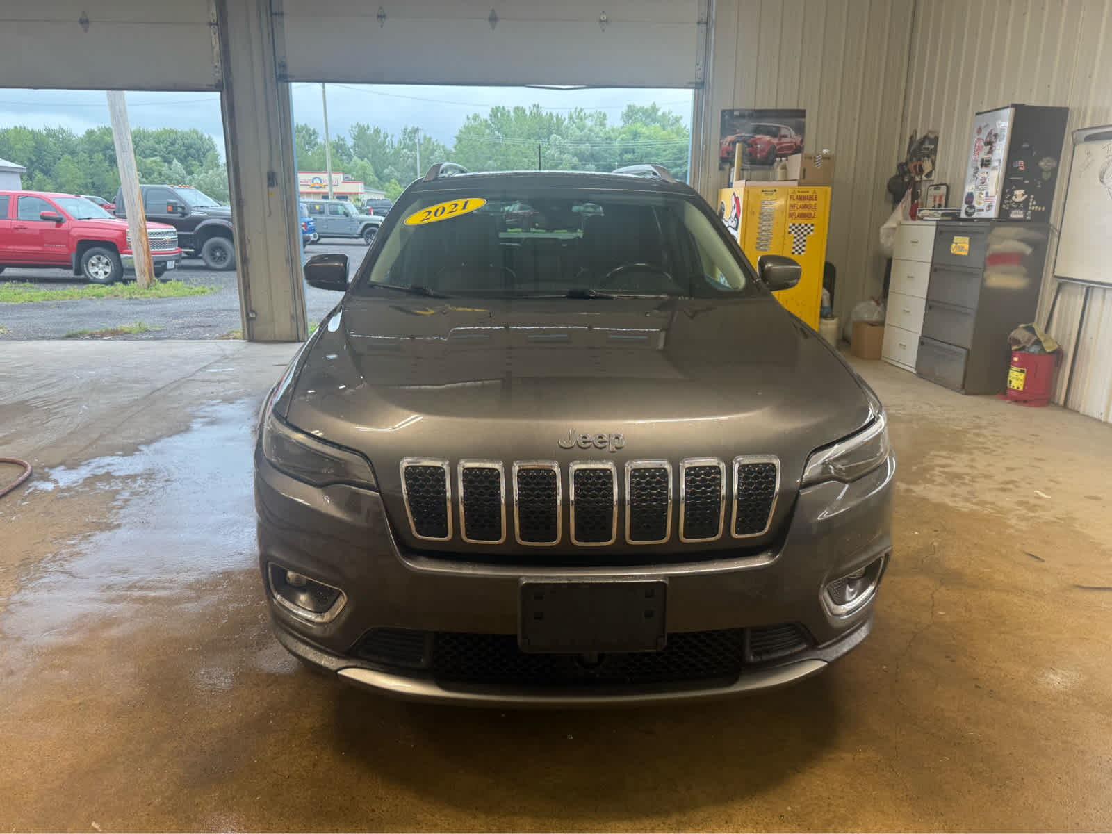 2021 Jeep Cherokee Limited - Granite Crystal Metallic Clearcoat exterior view 3