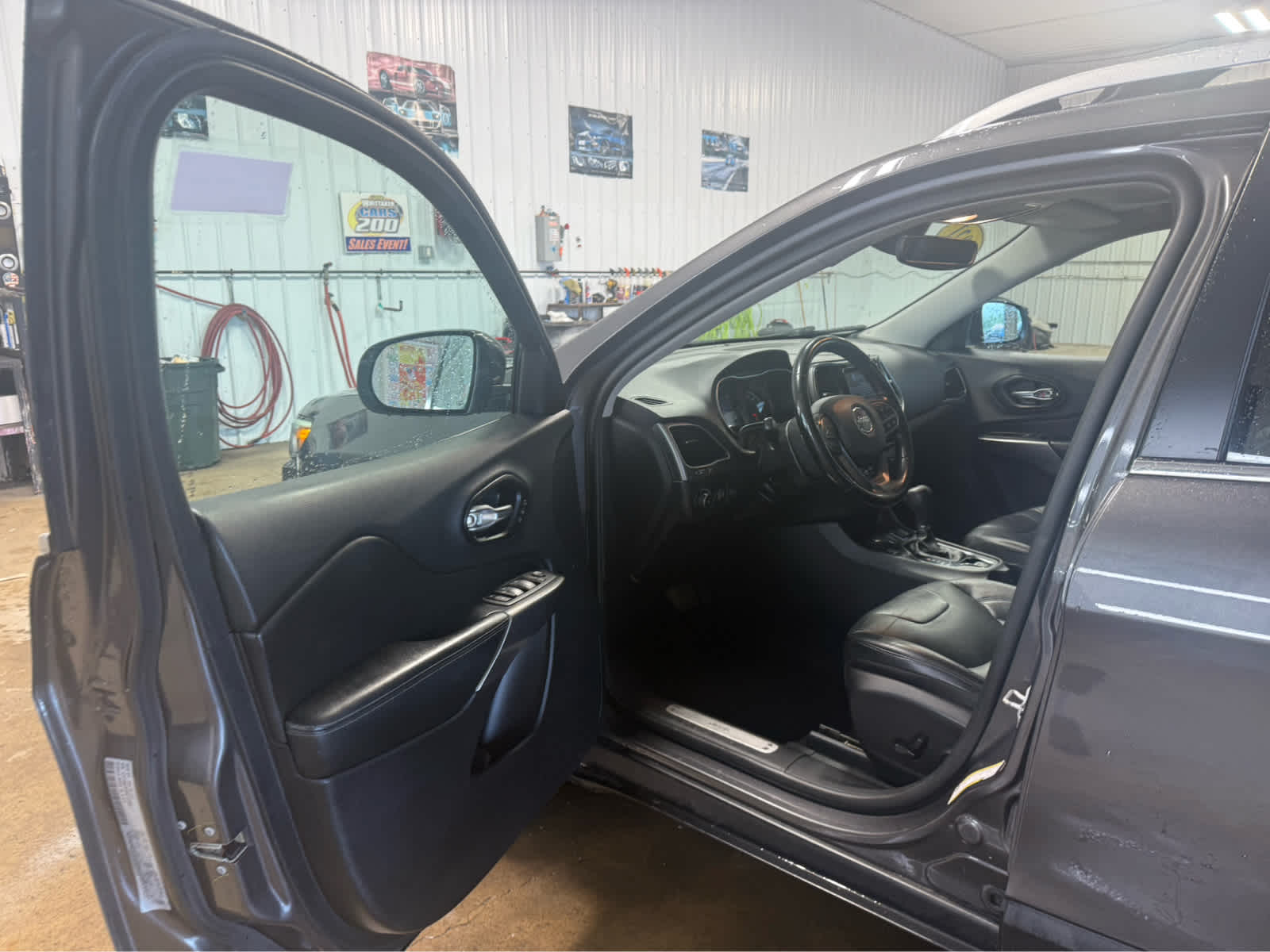 2021 Jeep Cherokee Limited - Granite Crystal Metallic Clearcoat exterior view 6