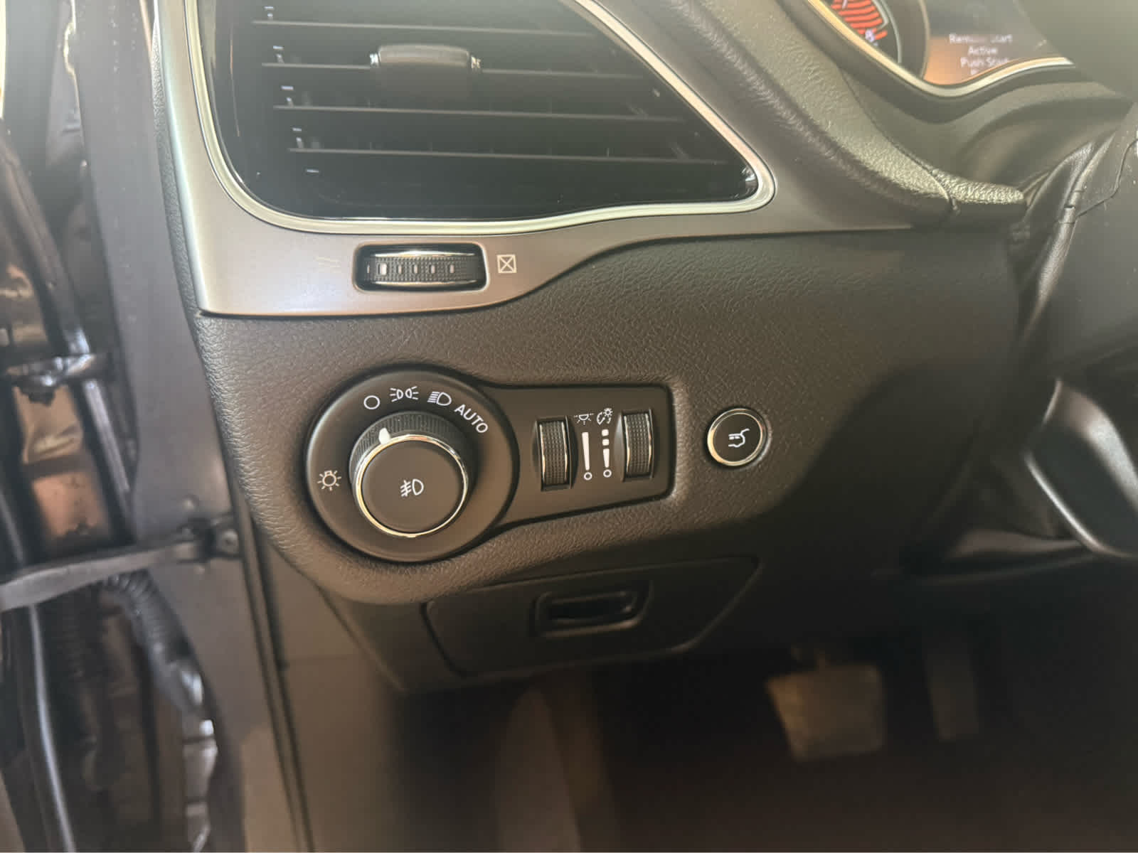 2021 Jeep Cherokee Limited - Granite Crystal Metallic Clearcoat exterior view 11