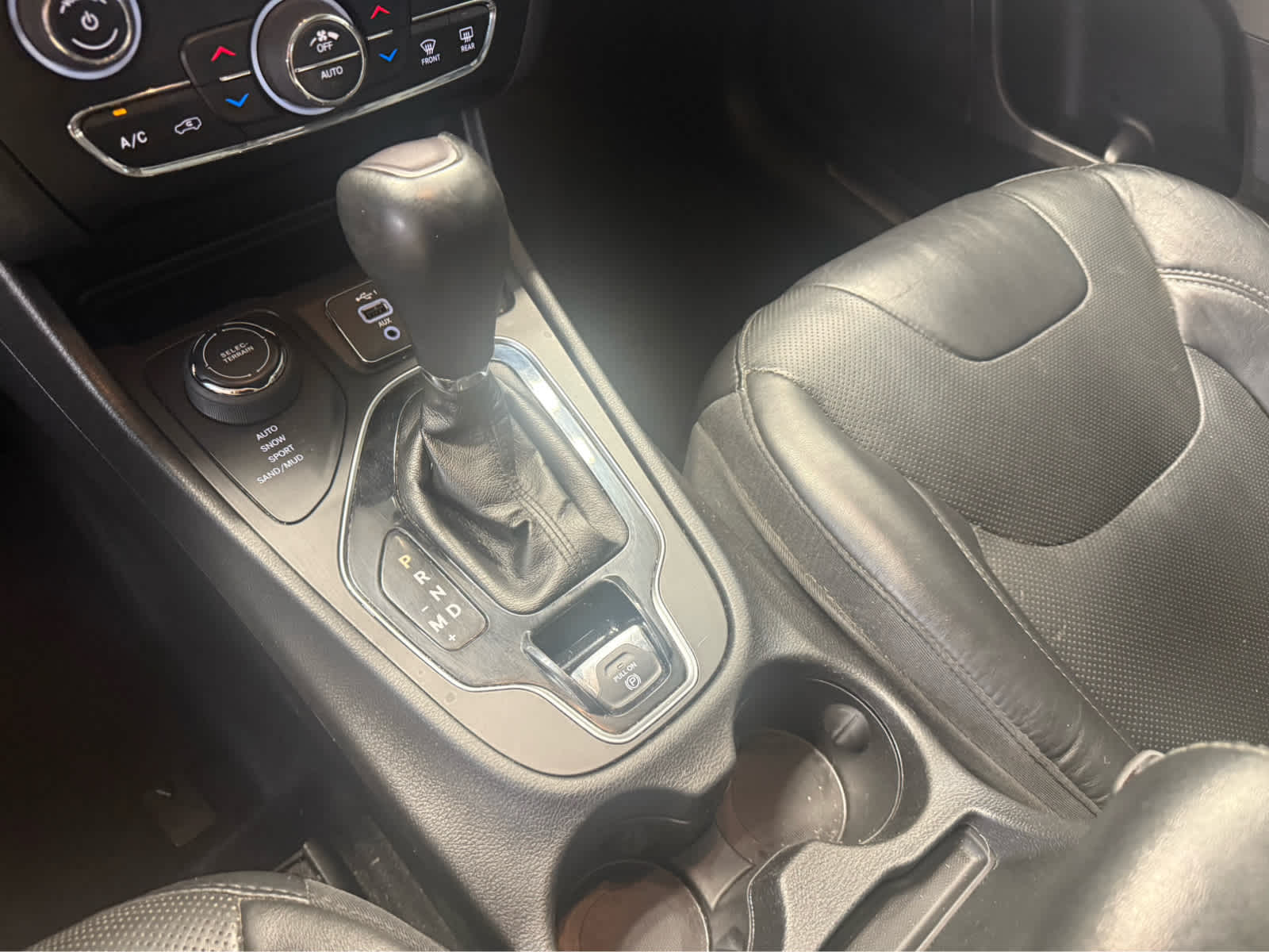 2021 Jeep Cherokee Limited - Granite Crystal Metallic Clearcoat exterior view 15