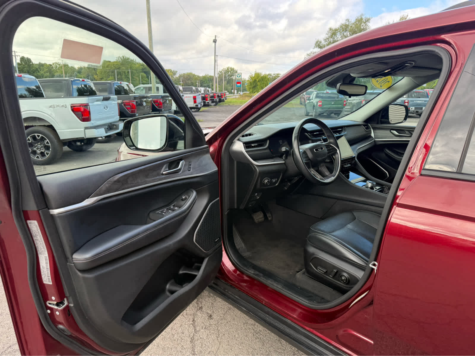 2021 Jeep Grand Cherokee L Limited - Velvet Red Pearlcoat exterior view 6