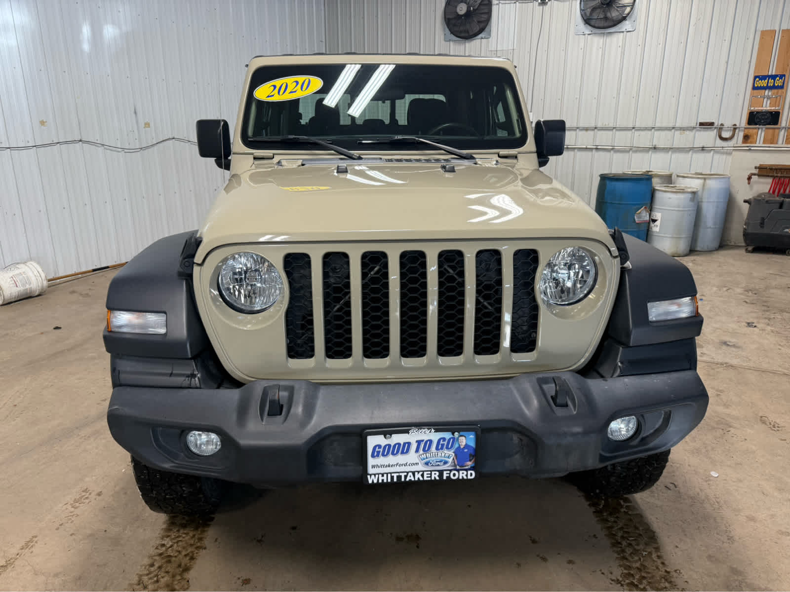 2020 Jeep Gladiator Sport - Gobi Clearcoat exterior view 3