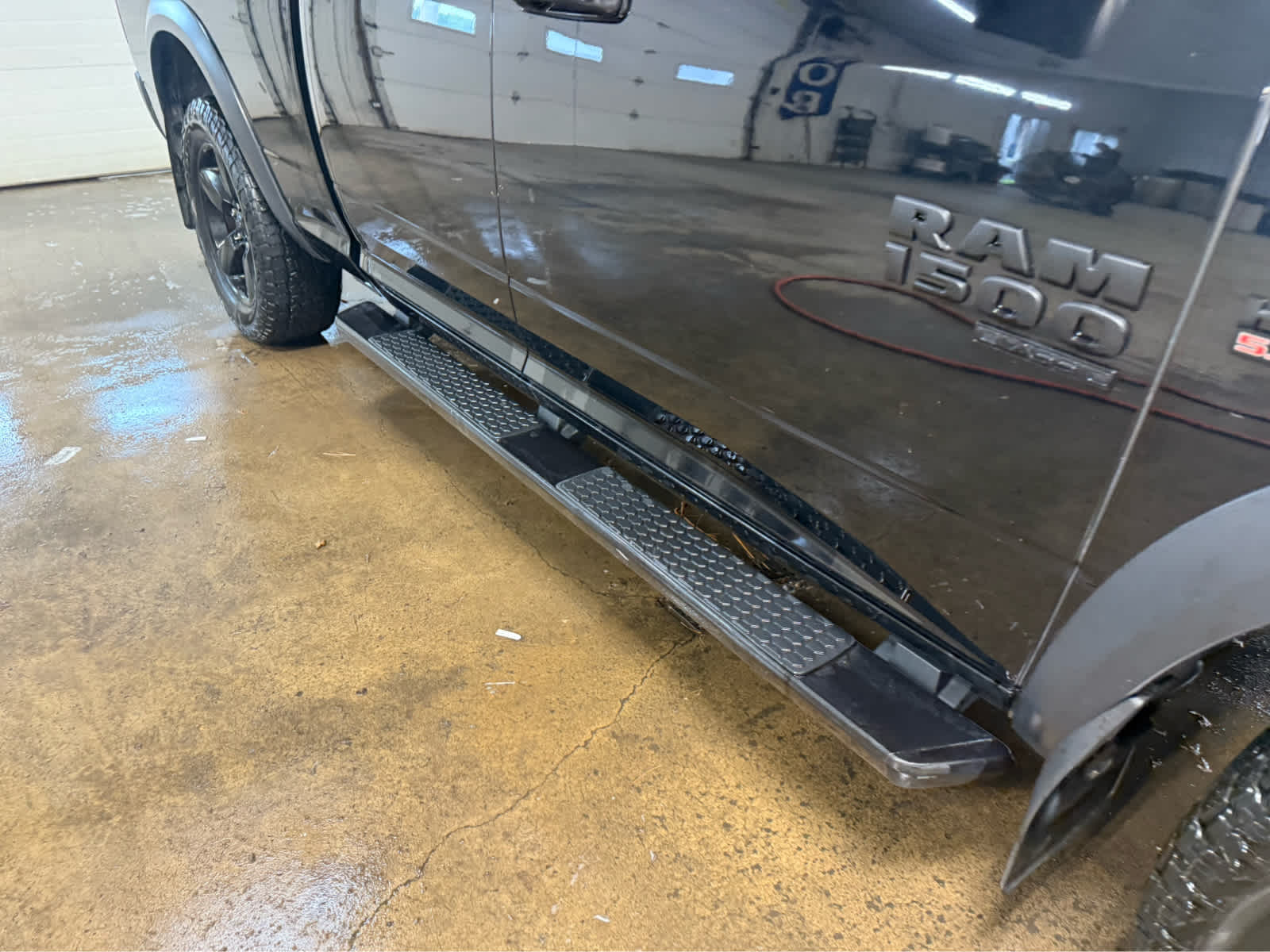 2019 Ram 1500 Classic Warlock - Diamond Black Crystal Pearlcoat exterior view 5