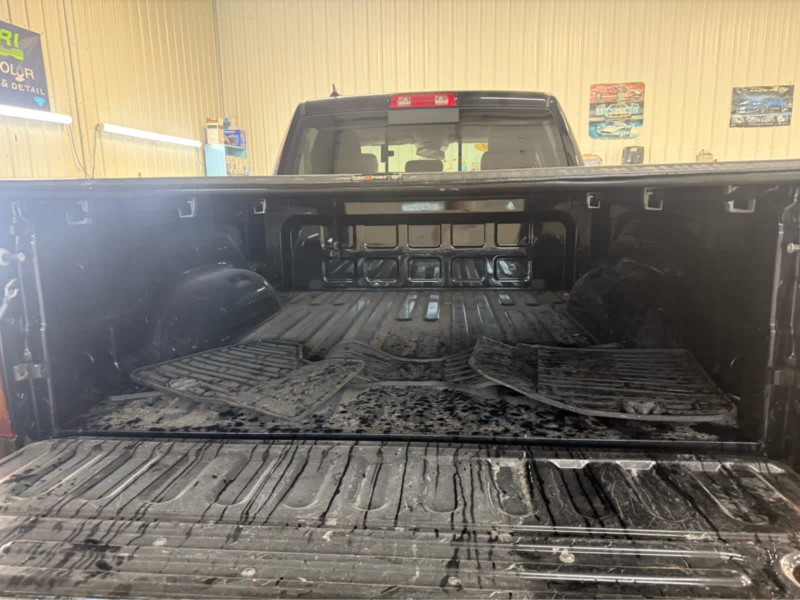 2019 Ram 1500 Classic Warlock - Diamond Black Crystal Pearlcoat exterior view 10