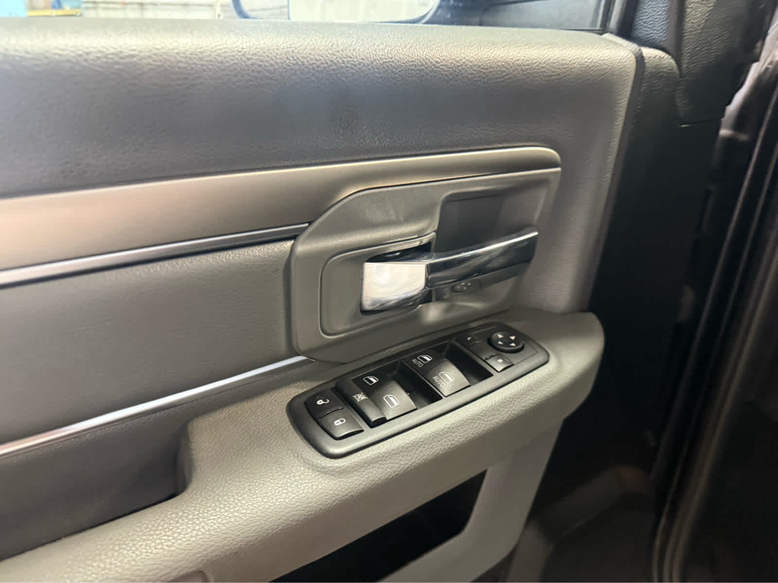 2019 Ram 1500 Classic Warlock - Diamond Black Crystal Pearlcoat exterior view 12