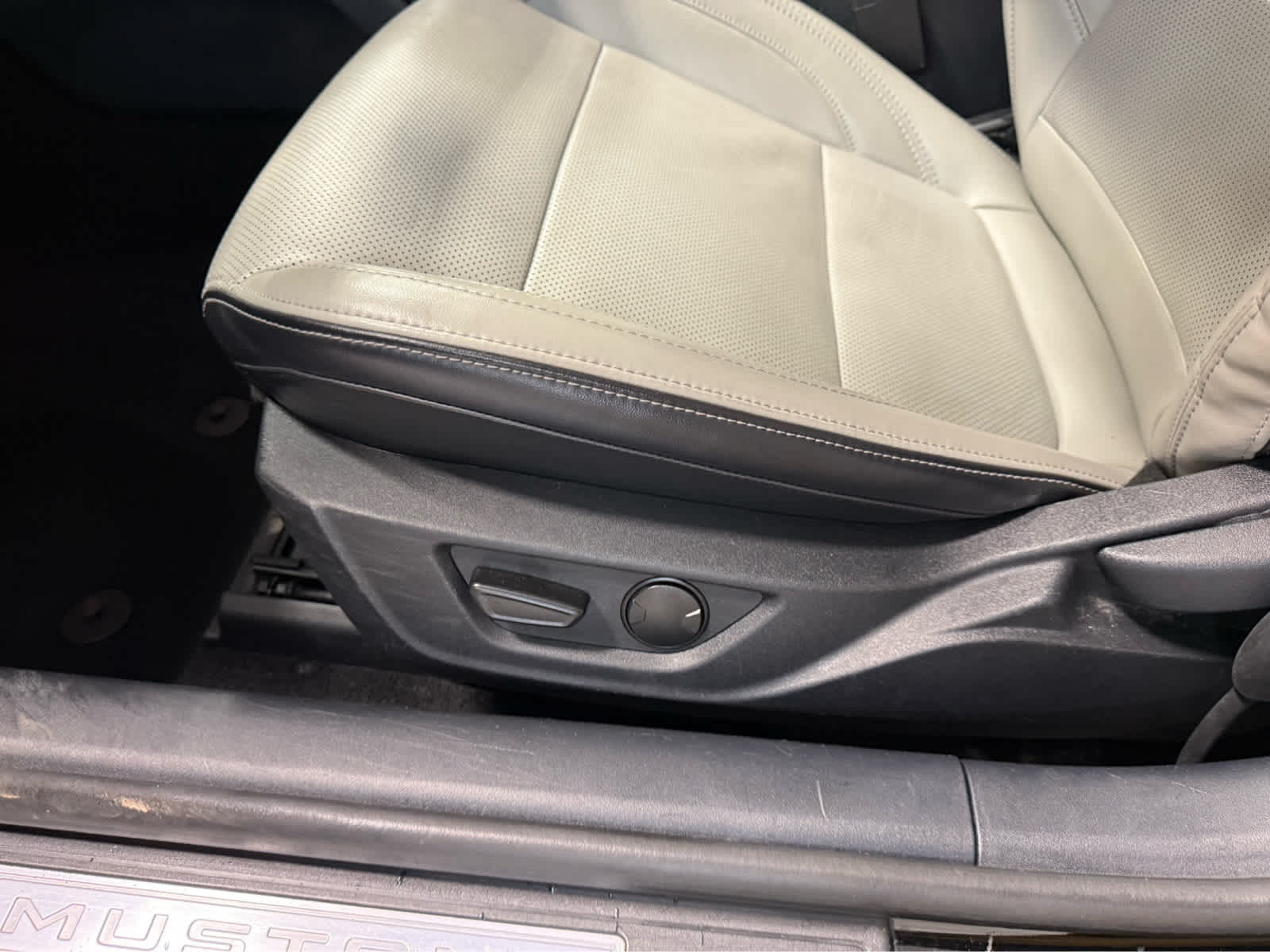 2024 Ford Mustang EcoBoost Premium - Shadow Black exterior view 8