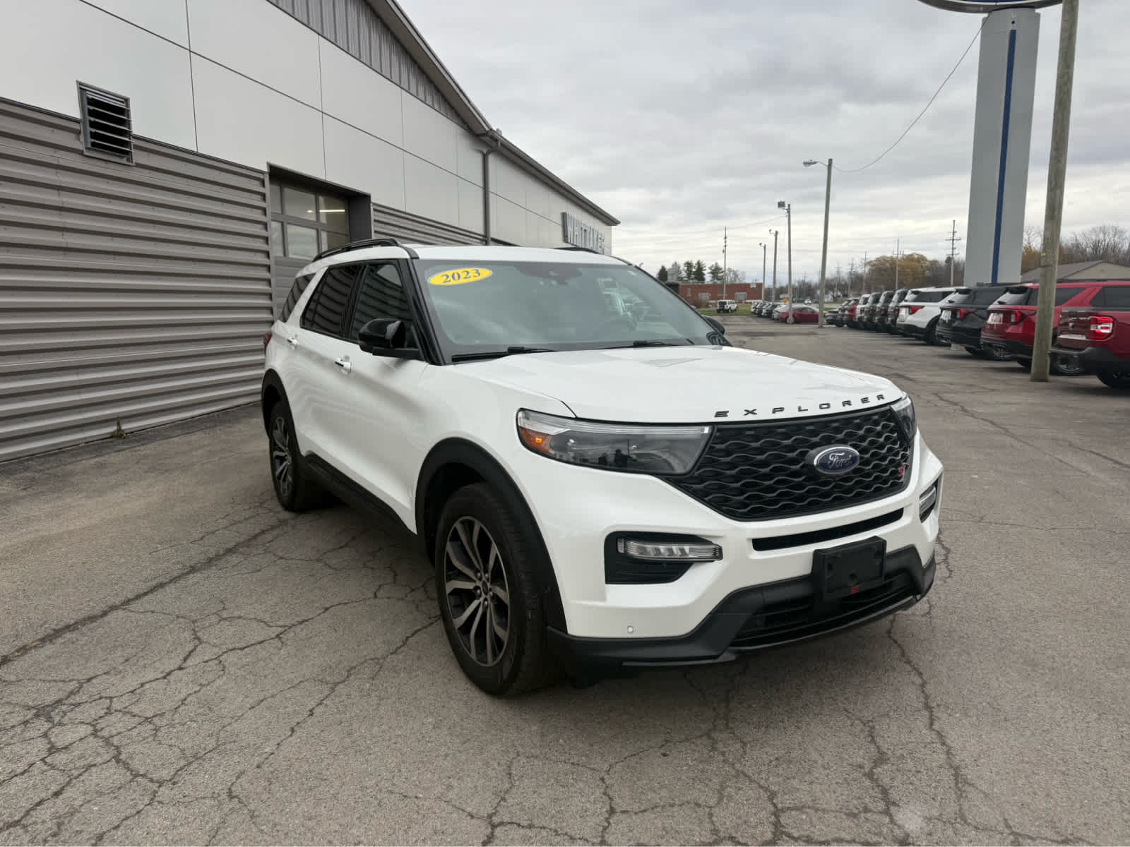 2020 Ford Explorer ST - Star White Metallic Tri-Coat exterior view 2