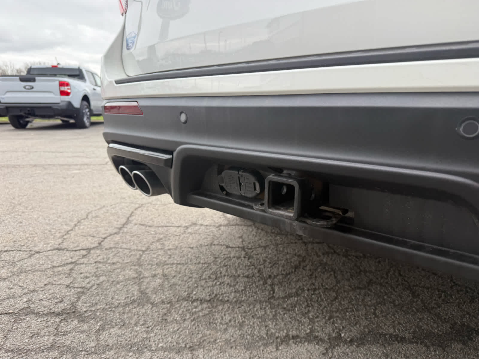 2020 Ford Explorer ST - Star White Metallic Tri-Coat exterior view 6