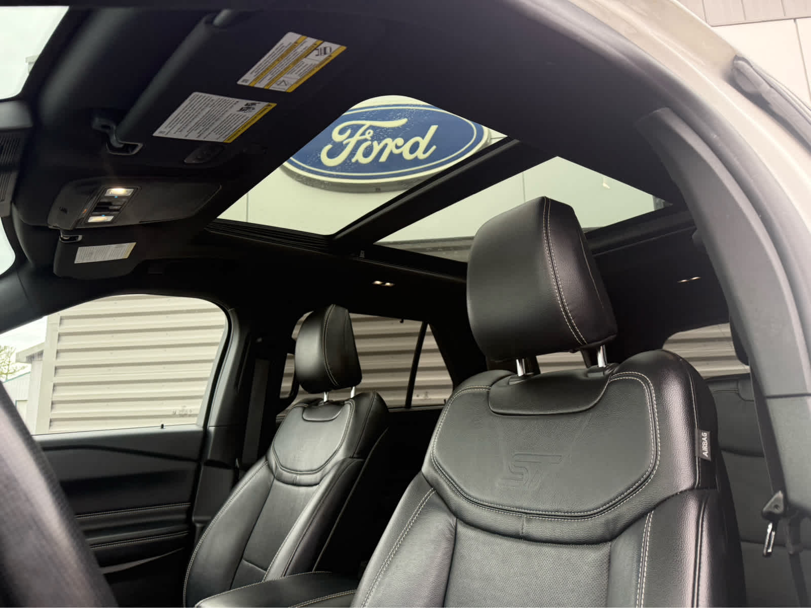 2020 Ford Explorer ST - Star White Metallic Tri-Coat exterior view 18