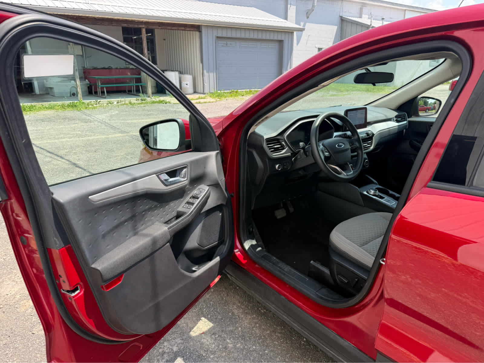 2020 Ford Escape SE - Rapid Red Metallic Tinted Clearcoat exterior view 5