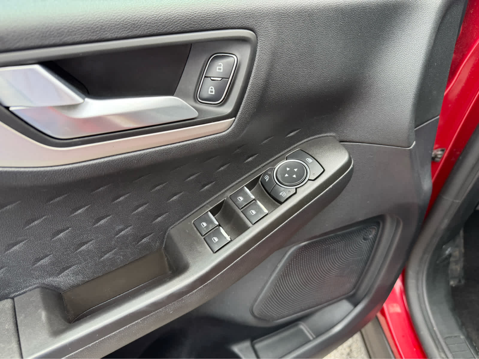 2020 Ford Escape SE - Rapid Red Metallic Tinted Clearcoat exterior view 7