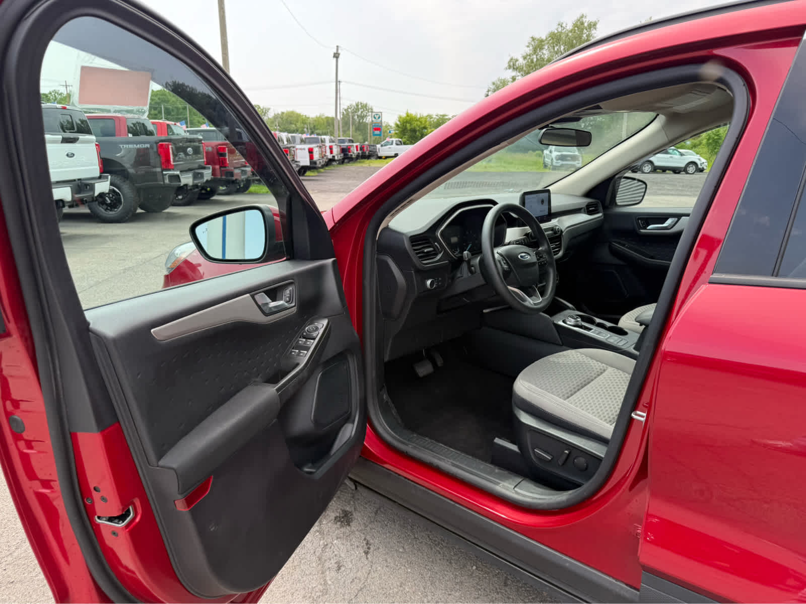 2020 Ford Escape SE - Rapid Red Metallic Tinted Clearcoat exterior view 6