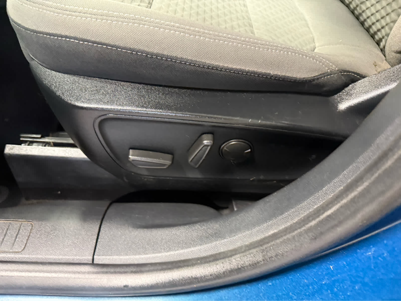 2020 Ford Escape SE - Dark Persian Green Metallic exterior view 8