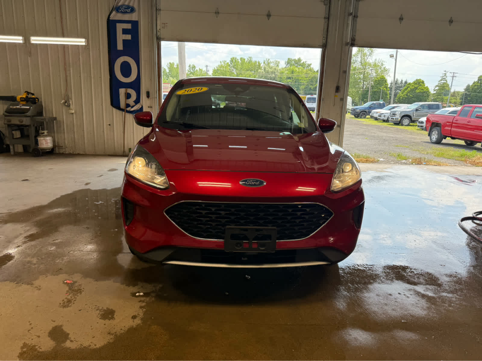 2020 Ford Escape SE - Rapid Red Metallic Tinted Clearcoat exterior view 3