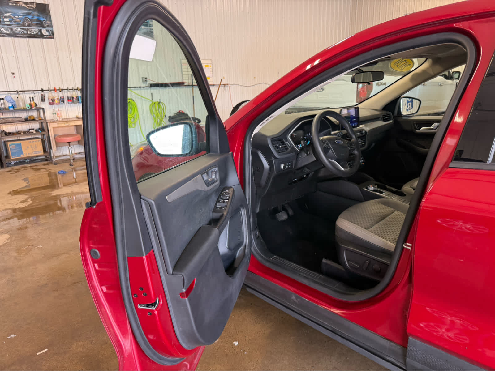 2020 Ford Escape SE - Rapid Red Metallic Tinted Clearcoat exterior view 6